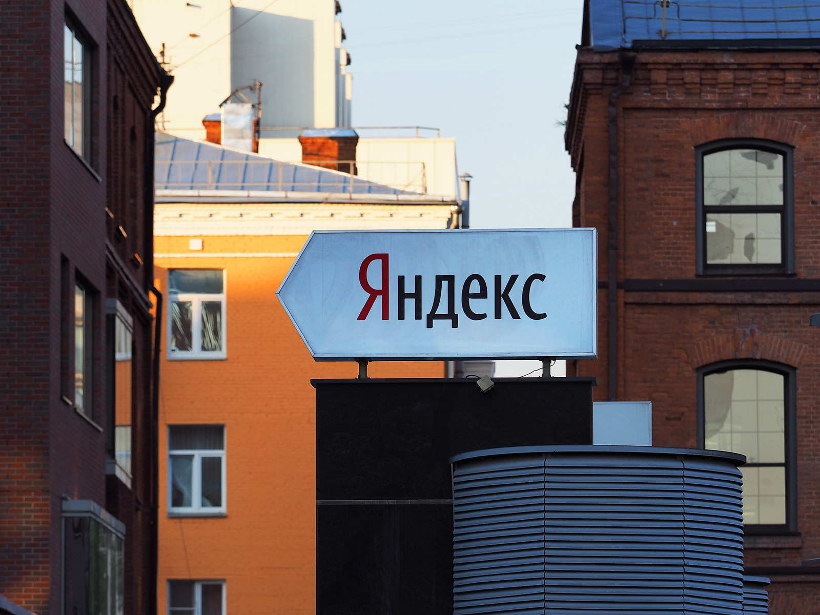 Почему контекстную рекламу на Яндекс лучше доверить специалисту